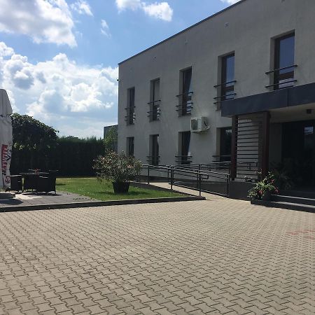 Hotel Vis A Vis Oleśnica Εξωτερικό φωτογραφία