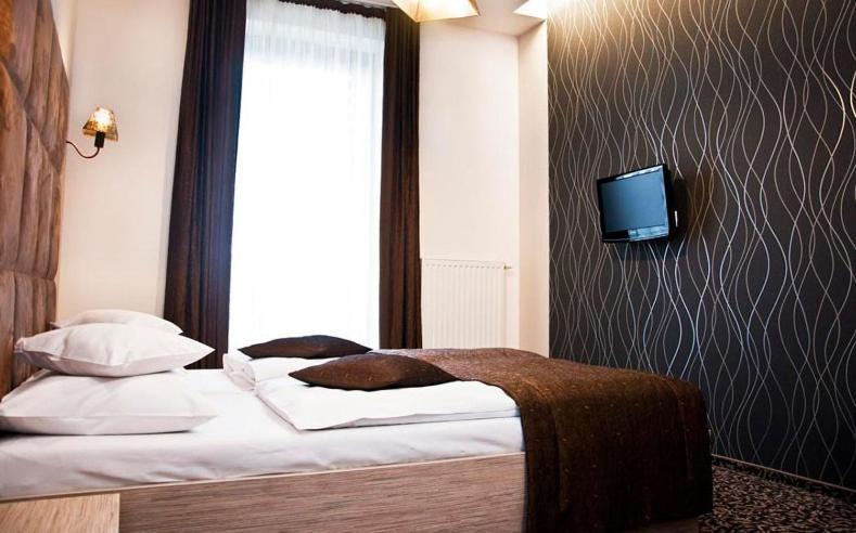 Hotel Vis A Vis Oleśnica Δωμάτιο φωτογραφία