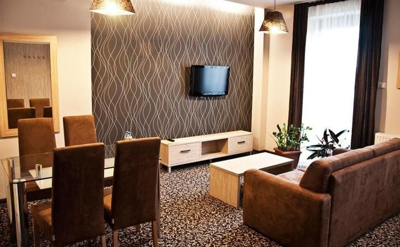 Hotel Vis A Vis Oleśnica Δωμάτιο φωτογραφία