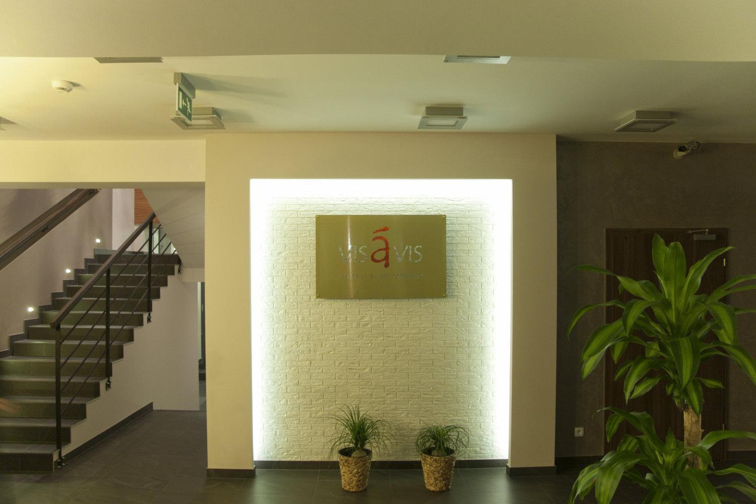 Hotel Vis A Vis Oleśnica Εξωτερικό φωτογραφία