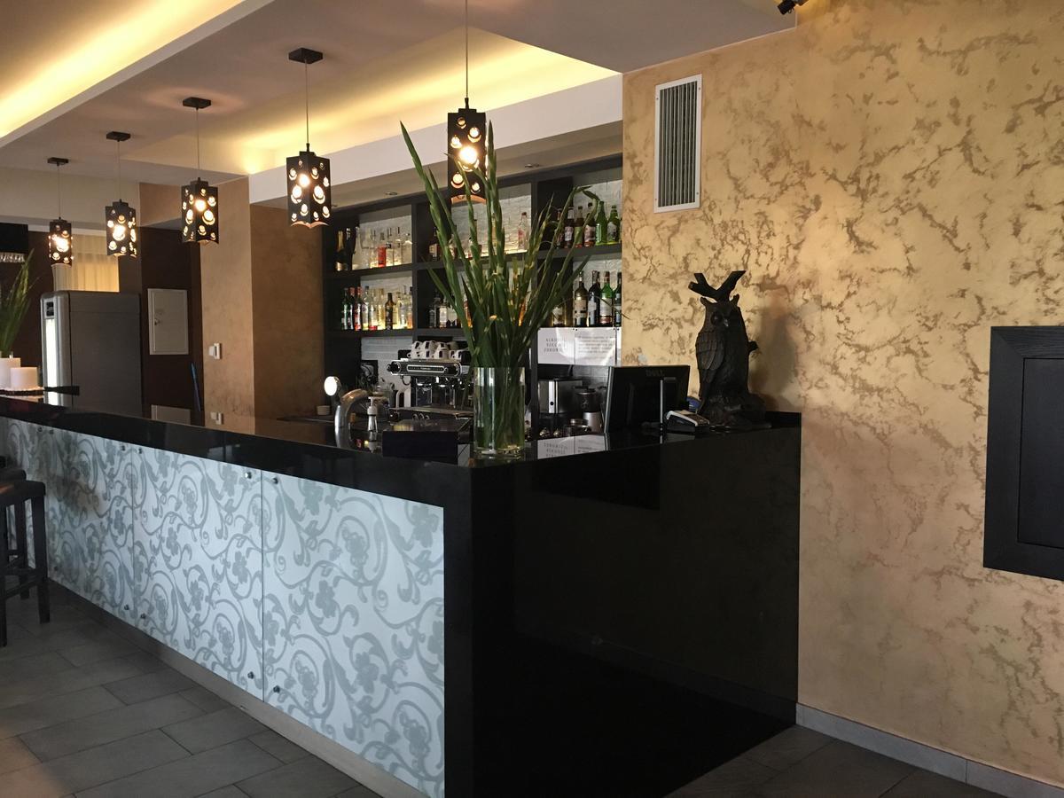 Hotel Vis A Vis Oleśnica Εξωτερικό φωτογραφία