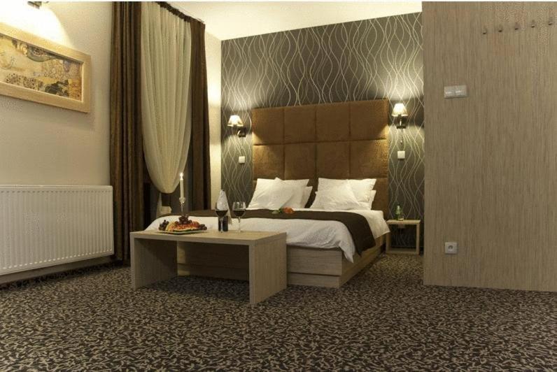 Hotel Vis A Vis Oleśnica Εξωτερικό φωτογραφία