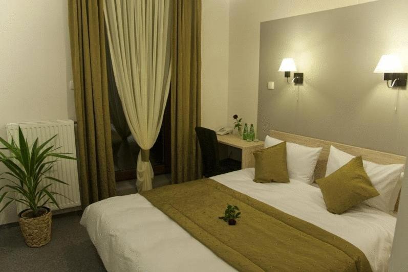 Hotel Vis A Vis Oleśnica Εξωτερικό φωτογραφία